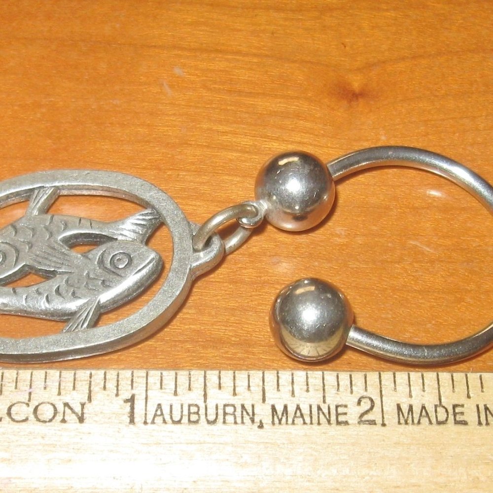 Double Fish Good Luck Symbol Metzke Metal Keyring Harmony and Good Fortune Charm - Picture 5 of 5